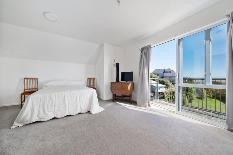 Photo of property in 2 Iles Lane, Cashmere, Christchurch, 8022