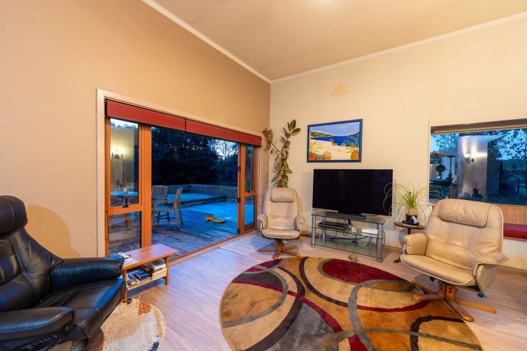 Photo of property in 153 Halcombe Road, Feilding, 4775