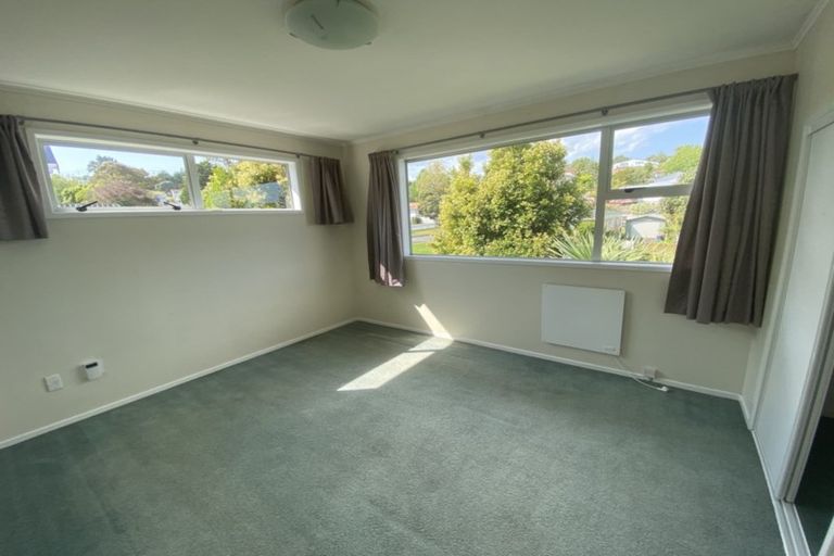 Photo of property in 8 Sequoia Place, Sunnynook, Auckland, 0620