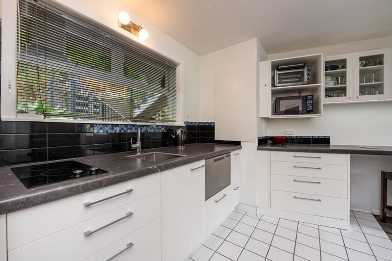 Photo of property in Parkland Flats, 10/51 Adams Terrace, Kelburn, Wellington, 6021