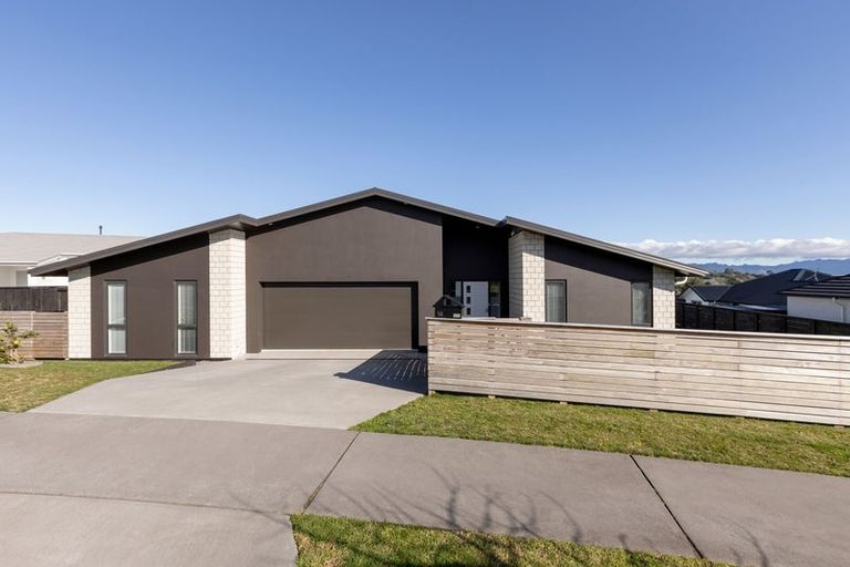 Photo of property in 14 Ridge Drive, Omokoroa, 3114