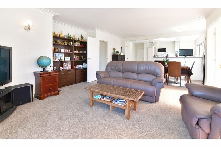 Photo of property in 1/262 Hibiscus Coast Highway, Orewa, 0931