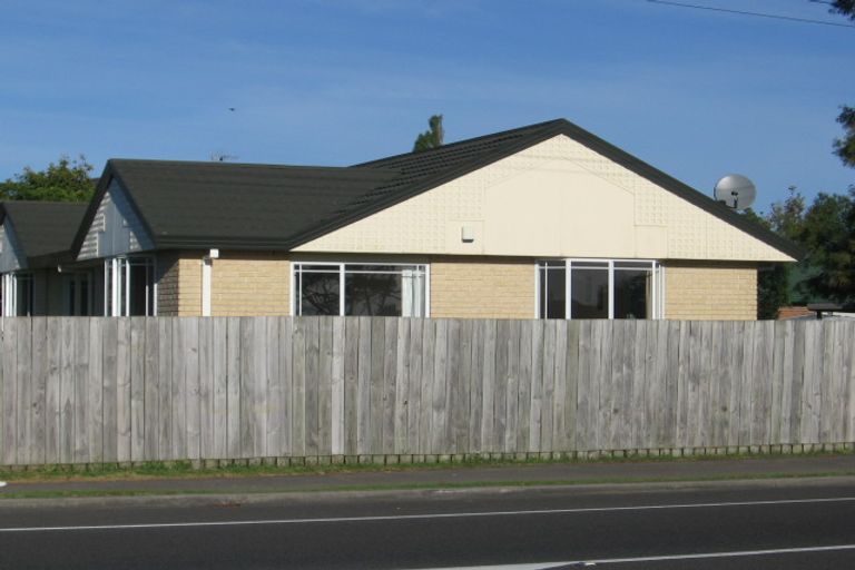 Photo of property in 287 Hobsonville Road, Hobsonville, Auckland, 0618