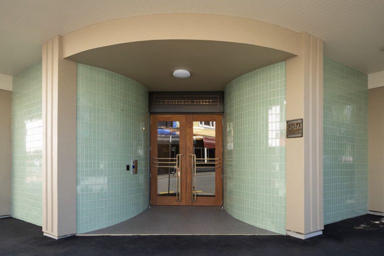 Photo of property in 303/3 Roxburgh Street, Mount Victoria, Wellington, 6011