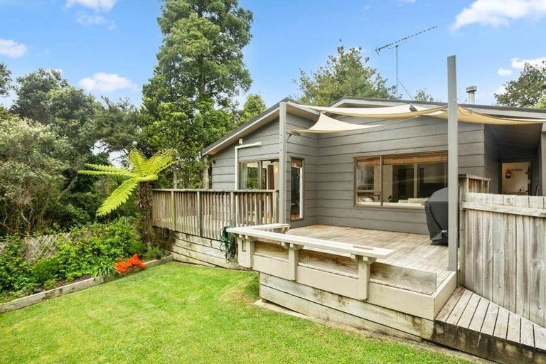 Photo of property in 15 Caram Place, Birkenhead, Auckland, 0626