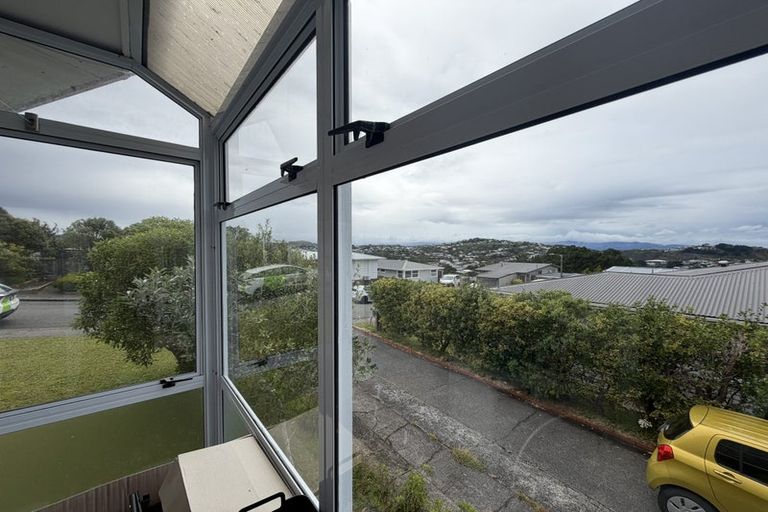 Photo of property in 6 Lenox Grove, Johnsonville, Wellington, 6037