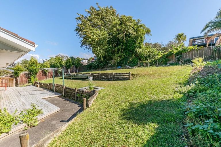 Photo of property in 13 Tableau Place, Totara Vale, Auckland, 0629