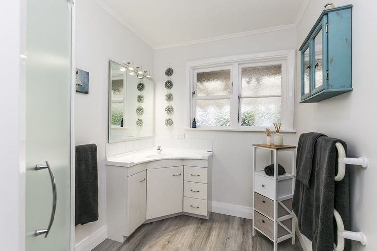 Photo of property in 11 Lincoln Avenue, Epuni, Lower Hutt, 5011