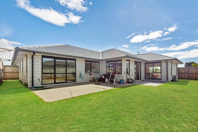 Photo of property in 6 Harding Drive, Papamoa Beach, Papamoa, 3118