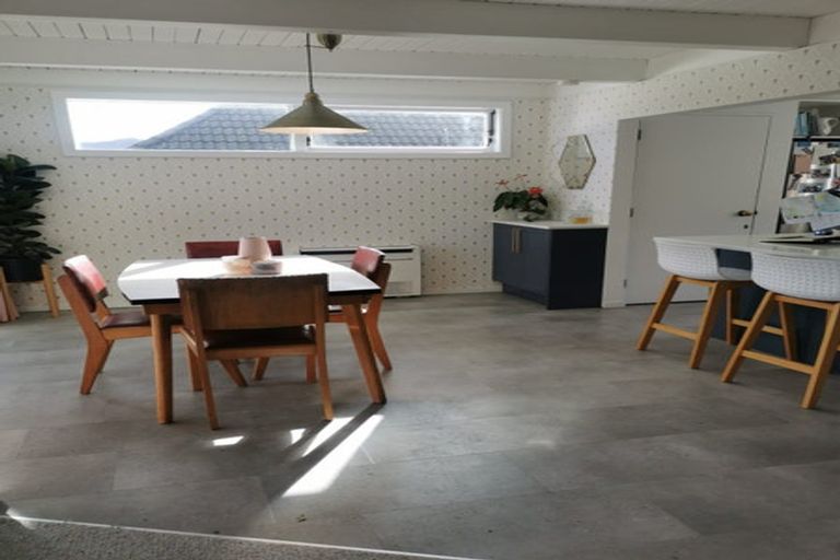 Photo of property in 16 Indira Place, Khandallah, Wellington, 6035