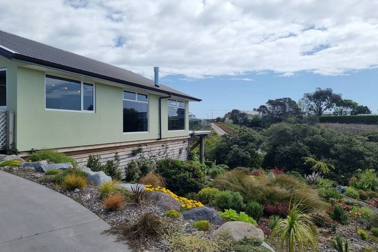 Photo of property in 3 Kapurau Lane, Merrilands, New Plymouth, 4312