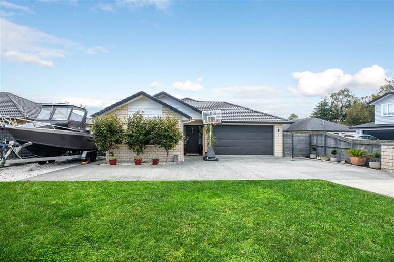Photo of property in 7 Kahika Grove, Huapai, Kumeu, 0810