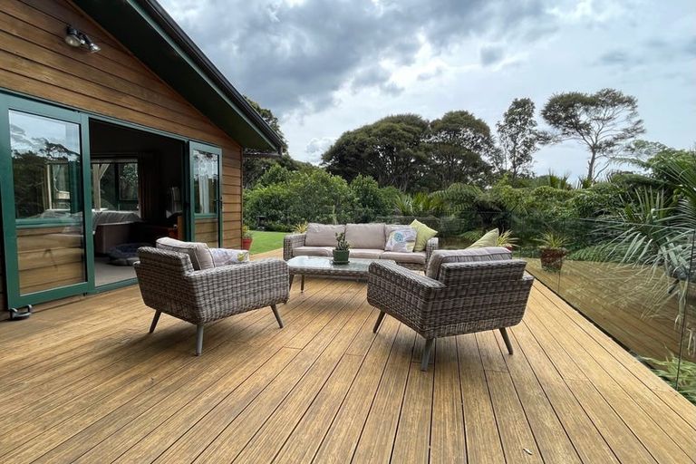 Photo of property in 214 Shaw Road, Oratia, Auckland, 0604