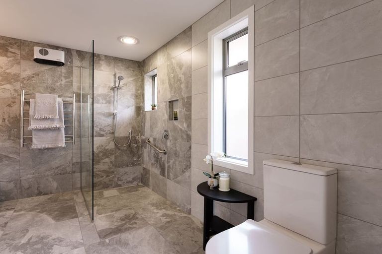 Photo of property in 43 Berkshire Drive, Avonhead, Christchurch, 8042