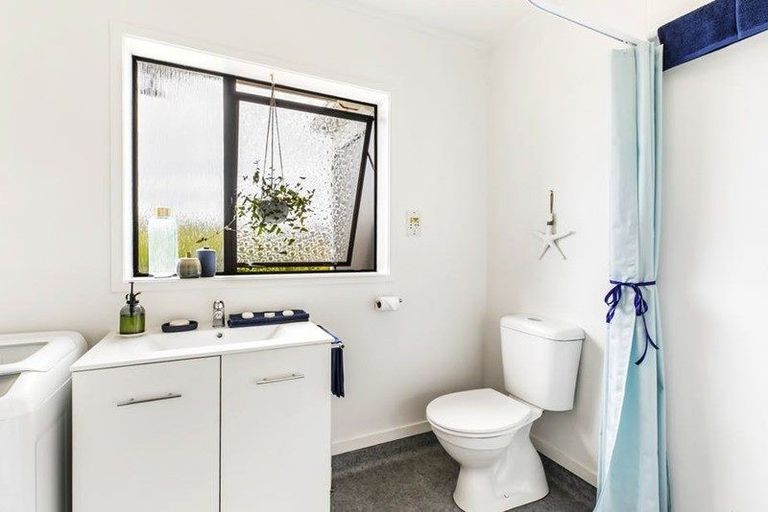 Photo of property in 1 Fantail Court, Orewa, 0931