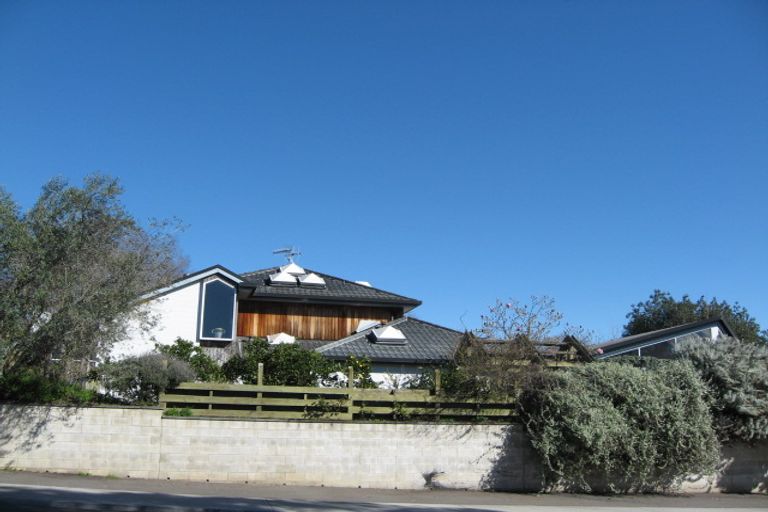 Photo of property in 70 Lucknow Road, Havelock North, 4130