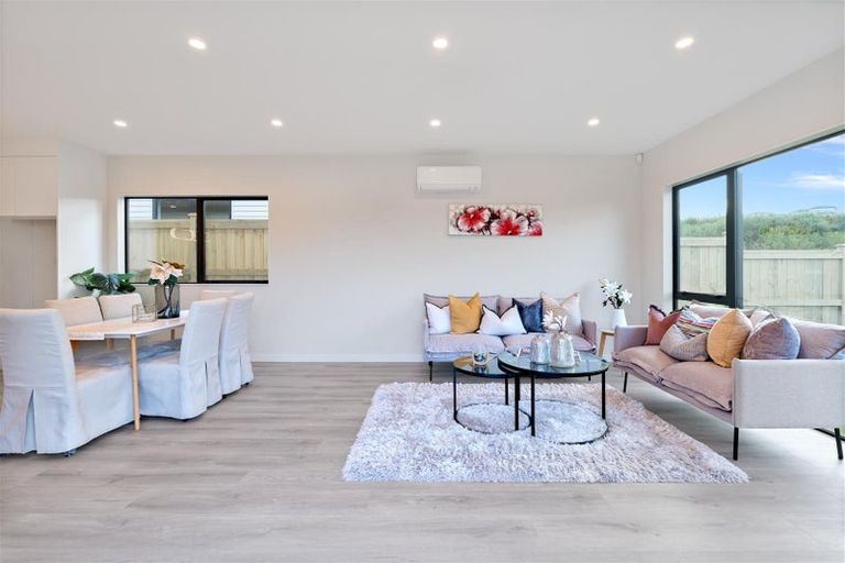 Photo of property in 38 Whakairo Crescent, Gulf Harbour, Whangaparaoa, 0930