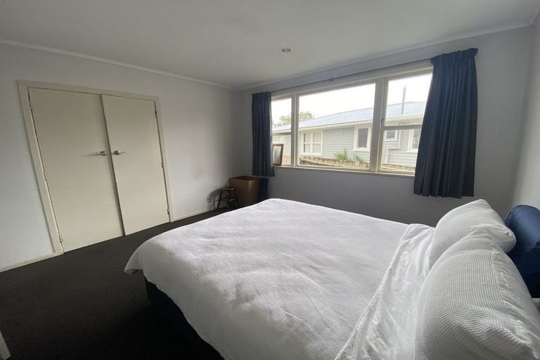 Photo of property in 31 Crocombe Crescent, Beach Haven, Auckland, 0626