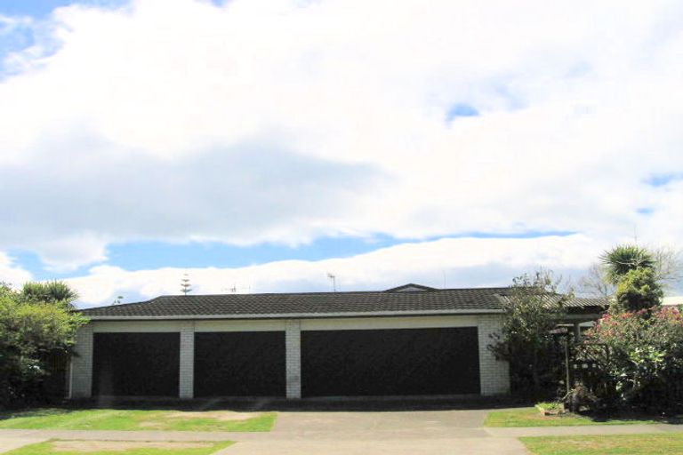 Photo of property in 17a Dickson Road, Papamoa Beach, Papamoa, 3118