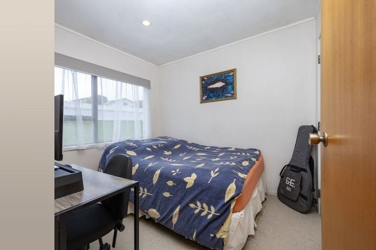 Photo of property in 32 Moire Road, Massey, Auckland, 0614