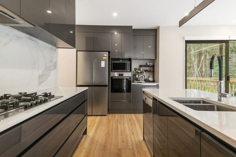 Photo of property in 12 Tagish Way, Orewa, 0931