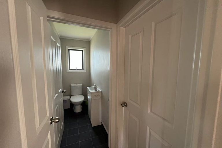 Photo of property in 11 Vimy Place, Mangere, Auckland, 2022