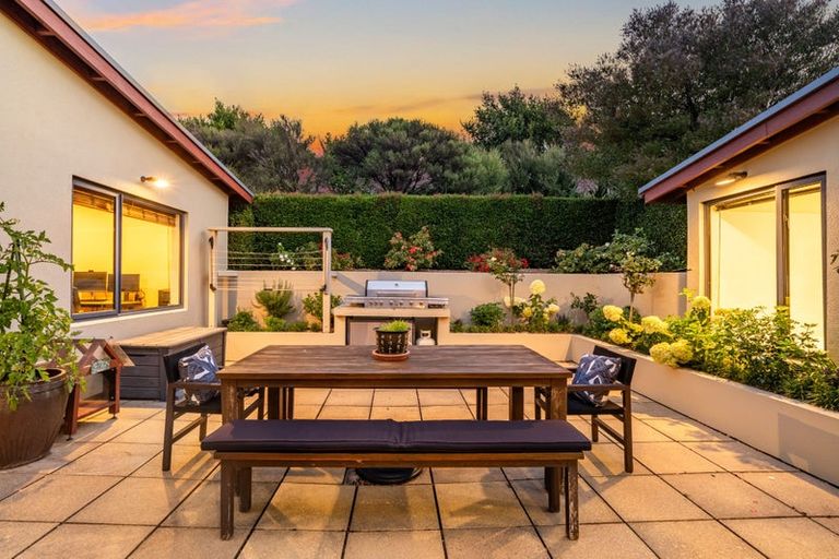 Photo of property in 58 Mt Marua Way, Timberlea, Upper Hutt, 5018