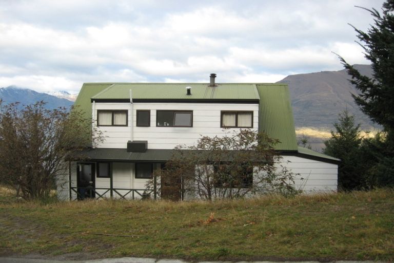 Photo of property in 1 Von Place, Fernhill, Queenstown, 9300