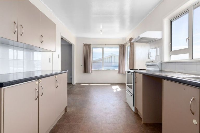 Photo of property in 41 Leicester Street, Cannons Creek, Porirua, 5024
