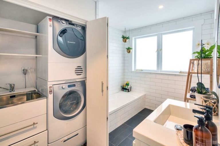 Photo of property in 1/56 Northboro Road, Belmont, Auckland, 0622