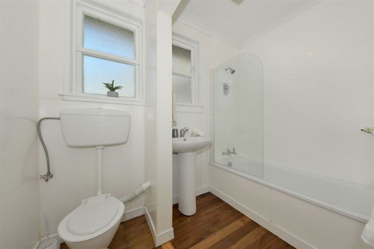 Photo of property in 35 Suva Street, Upper Riccarton, Christchurch, 8041