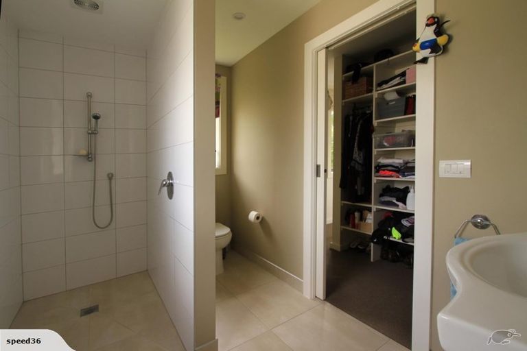 Photo of property in 18 Kelliher Drive, Wanaka, 9305