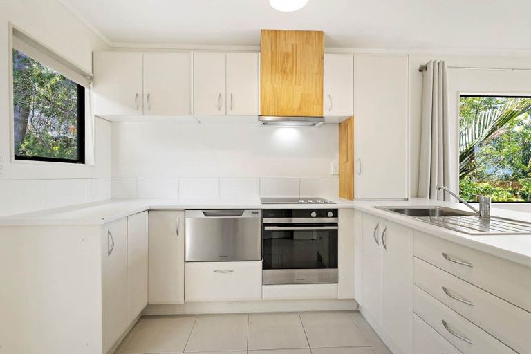 Photo of property in 899a East Coast Road, Northcross, Auckland, 0632