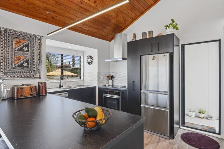 Photo of property in 11a Rangataua Street, Welcome Bay, Tauranga, 3112