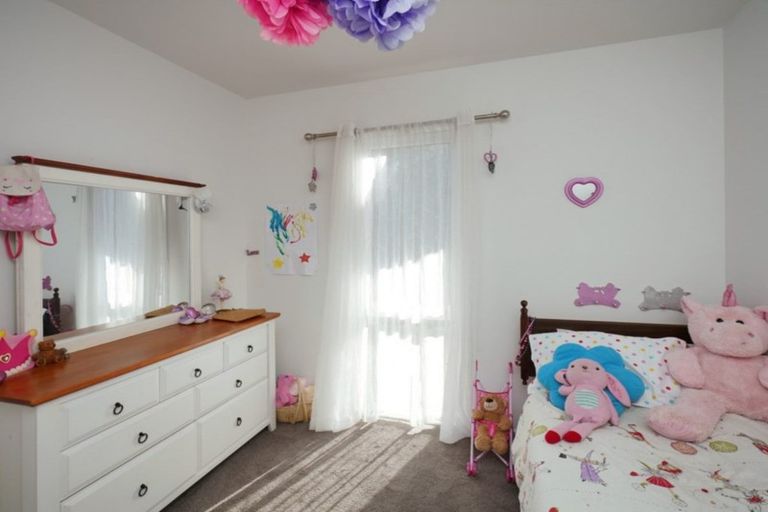 Photo of property in 319 Estuary Road, South New Brighton, Christchurch, 8062