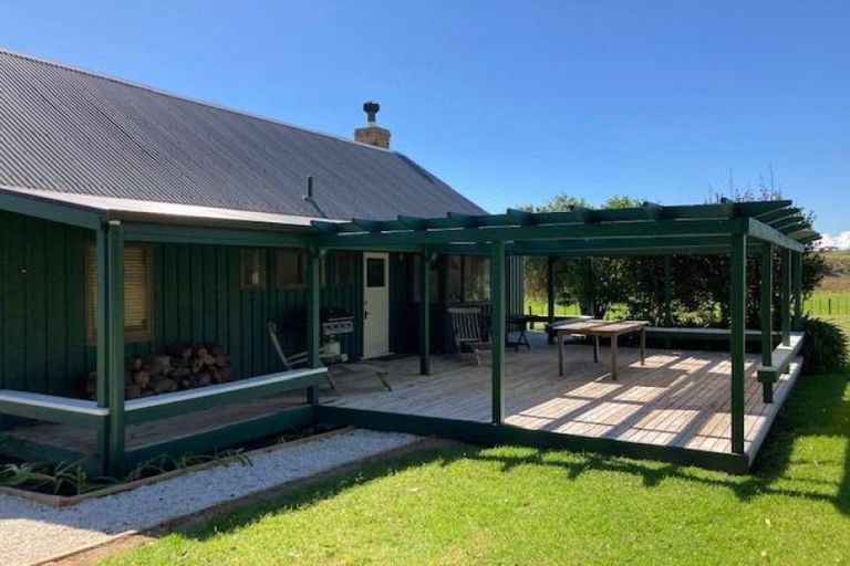 Photo of property in 570 Rahuikiri Road, Tomarata, Wellsford, 0974