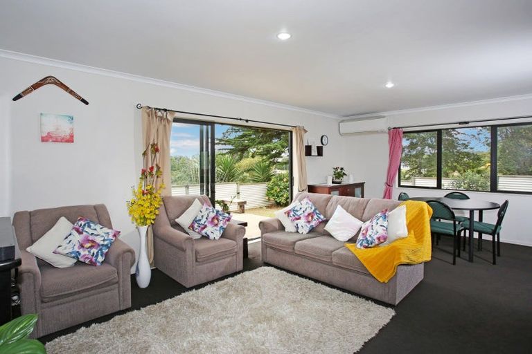 Photo of property in 14a Collingwood Road, Waiuku, 2123