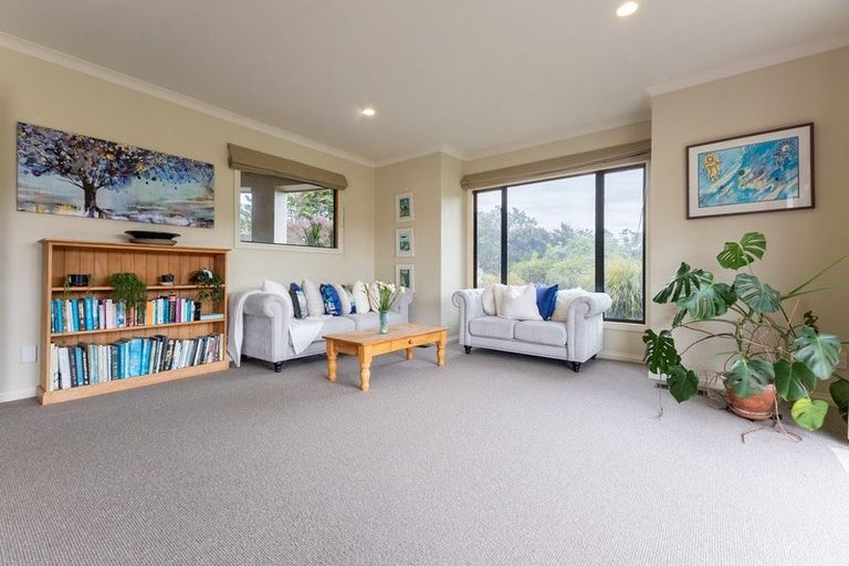 Photo of property in 114 Rutherford Drive, Waikanae Beach, Waikanae, 5036