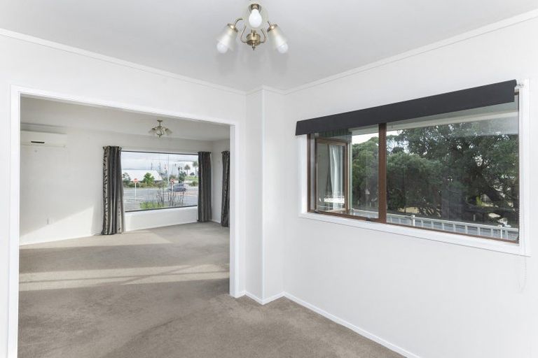 Photo of property in 65 Esplanade, Kaiti, Gisborne, 4010