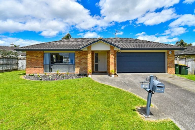 Photo of property in 184 Wattle Farm Road, Wattle Downs, Auckland, 2103