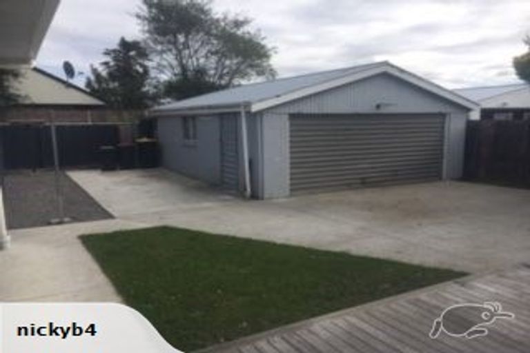 Photo of property in 11 Thurso Place, New Brighton, Christchurch, 8083