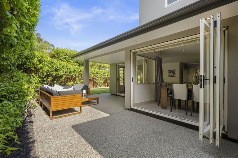 Photo of property in 7 Tranquility Rise, Mellons Bay, Auckland, 2014