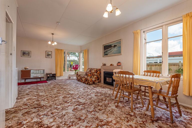 Photo of property in 9 Milverton Avenue, Hokowhitu, Palmerston North, 4410