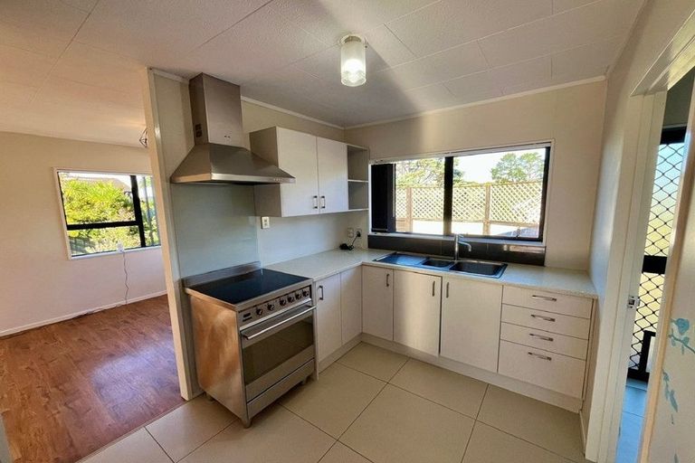 Photo of property in 1 John Webster Place, Glen Eden, Auckland, 0602