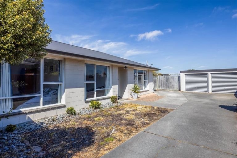 Photo of property in 1/31 Lamorna Road, Parklands, Christchurch, 8083