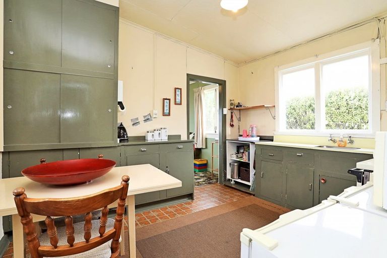 Photo of property in 16 Walker Street, Riverton/aparima, Riverton, 9822