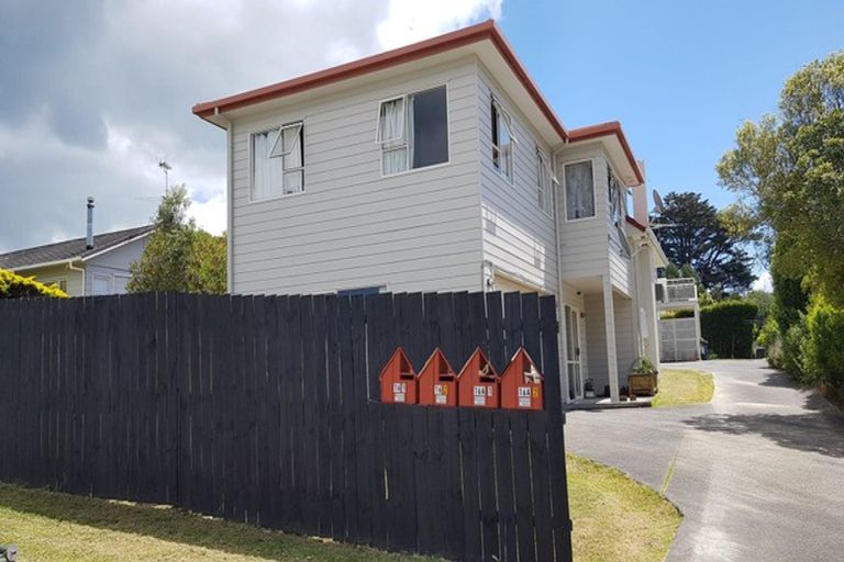 Photo of property in 16a Kauri Glen Road, Northcote, Auckland, 0627