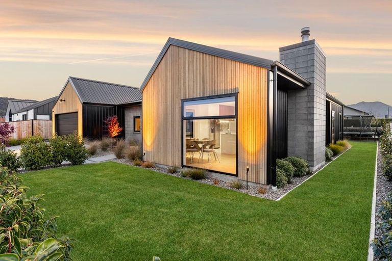 Photo of property in 49 Pounamu Avenue, Albert Town, Wanaka, 9305