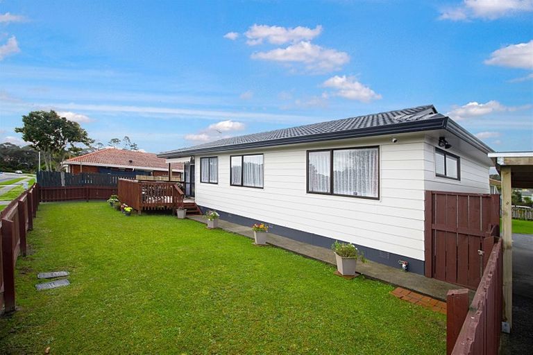 Photo of property in 1/229 Waitemata Drive, Ranui, Auckland, 0612