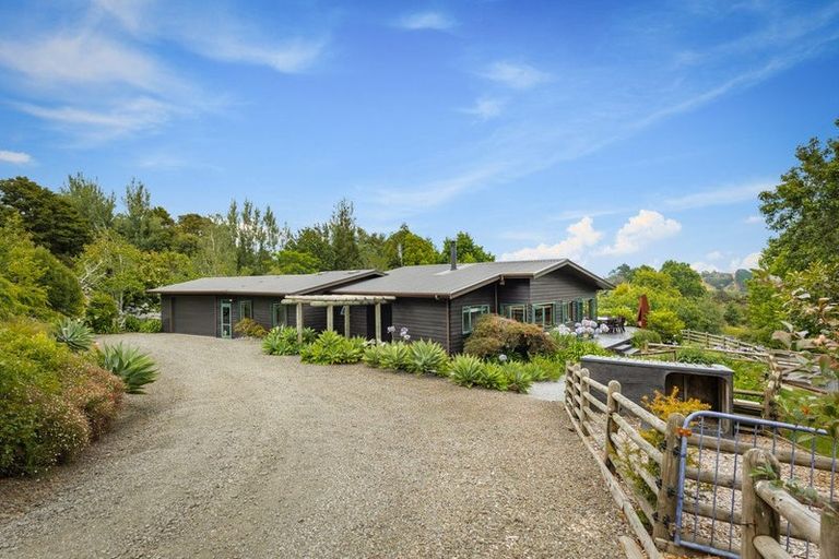 Photo of property in 305 Rapson Road, Kaukapakapa, 0871